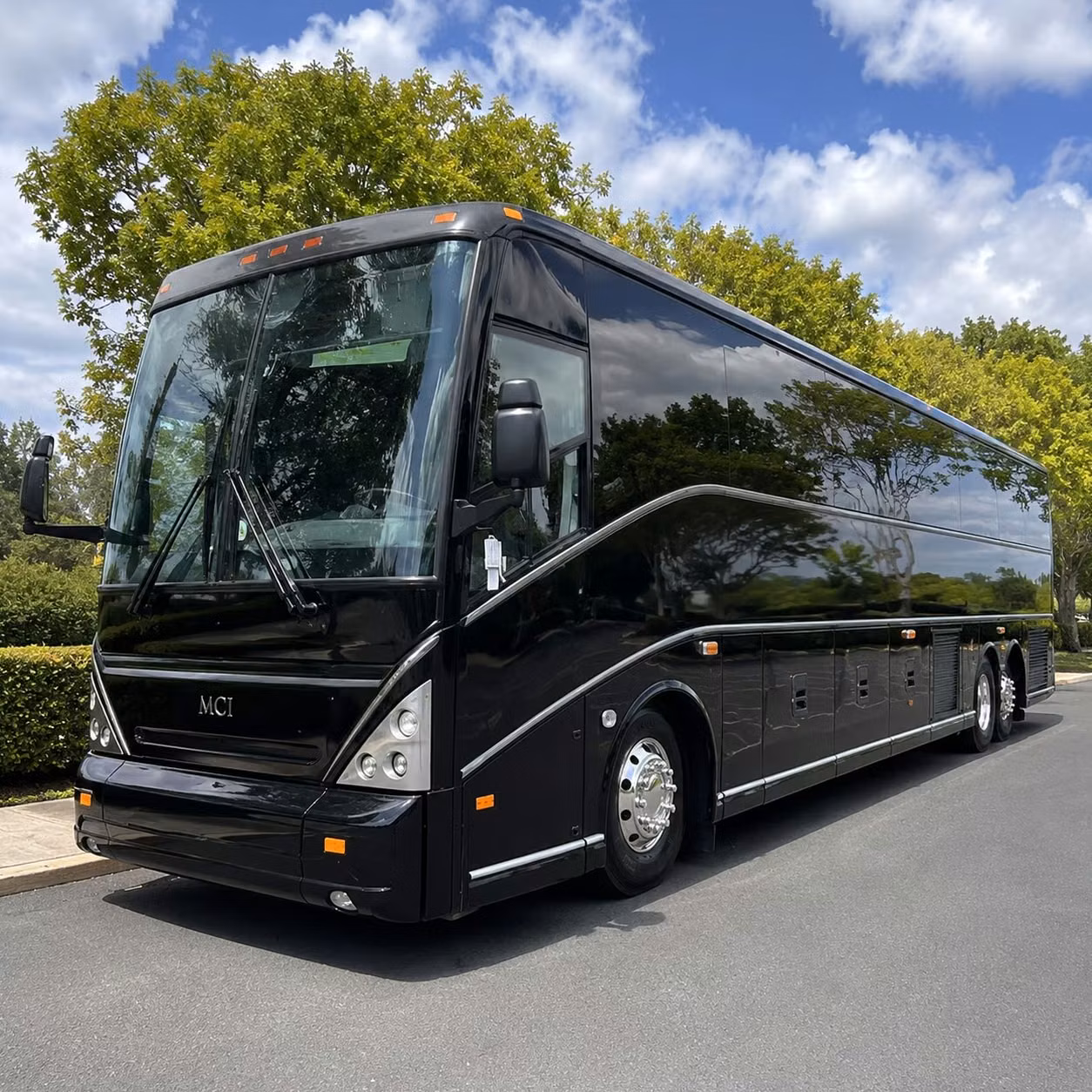 sacramento convention shuttle bus rentals for conferences and trade shows